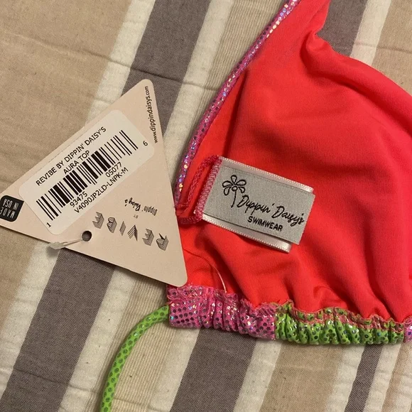 NWT 🩷💚🩷 Revibe by Dippin’ Daisy’s Aura Top - Picture 4 of 5